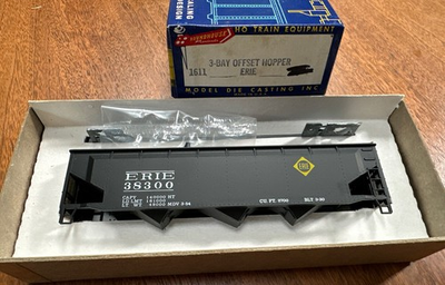 #ad Roundhouse HO Kit #1611 3 Bay Offset Hopper Erie 38300 NIB NY $12.40