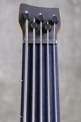 Ibanez EHB1005F-AOM 新品同様 Ibanez EHB1005F-AOM Arctic Ocean 5-string bass headless