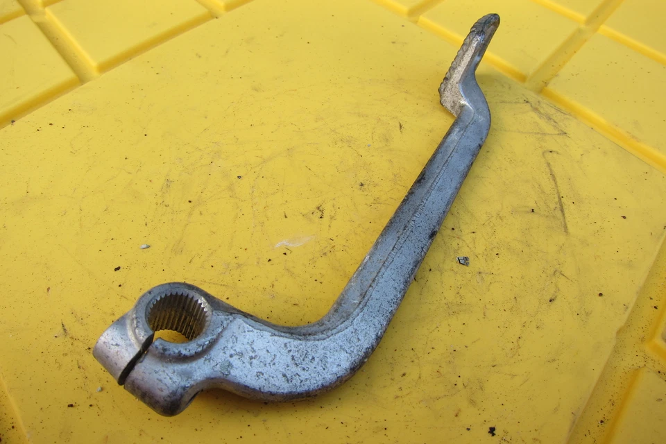 PEDAL DE FREIO 1983 Honda CX650T Turbo fabricante de equipamento original - Imagem 3 de 4