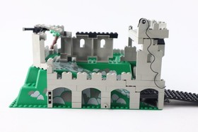 Lego Castle: Kings Mountain Fortress 6081 W/ Box & Manual 75% Complete