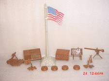 VINTAGE MARX BATTLEGROUND ACCESSORIES LAND MINES MARKERS MORTAR SHELL  MED BOX 