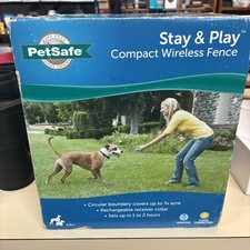 PetSafe Stay  Play Compact Wireless Fence Covers Up to 3/4 Acre PIF00-12917
