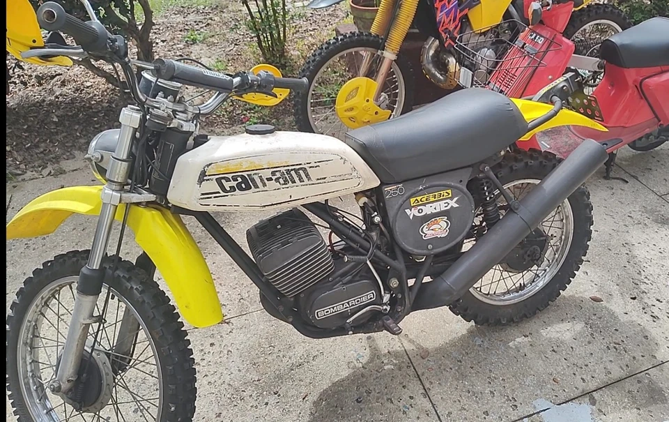 Motocicleta Can-Am 250 Bombardier MX TNT MX2 1975 rara, perno Foto 2 de 2