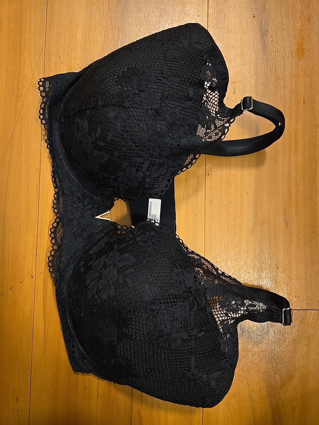 VICTORIA'S SECRET PLUNGE UNDERWIRE BRA SIZE 36DDD