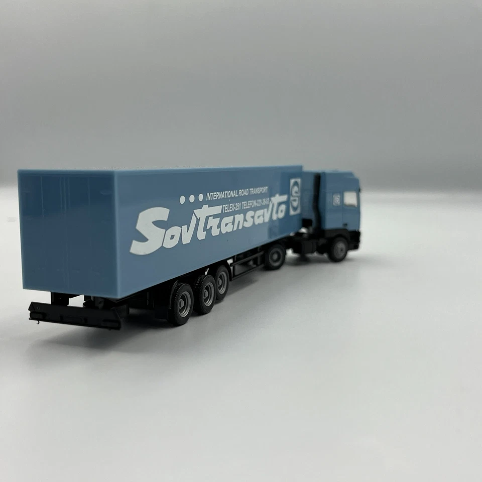Transporte internacional por carretera DAF 95 Sovtransavto, escala azul 1/87 (HO) Foto 4 de 4