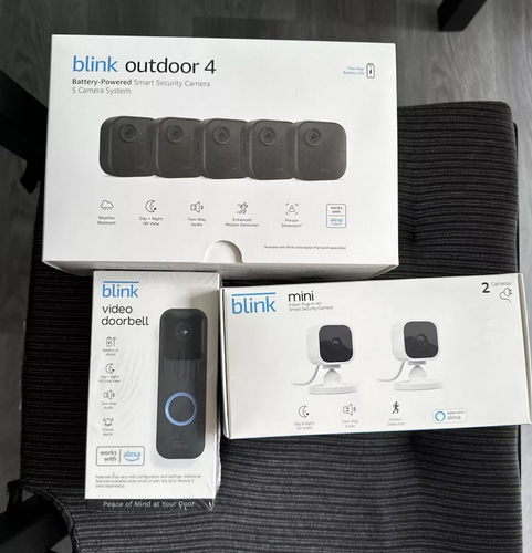 Blink Outdoor 4TH Gen 5 pack-1 doorbell-2blink mini - Picture 1 of 1