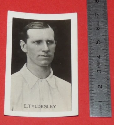 CRICKET CHUMS CRICKETERS 1923 REAL PHOTO #9 E. TYLDESLEY ENGLAND LANCASHIRE - Photo 1/2
