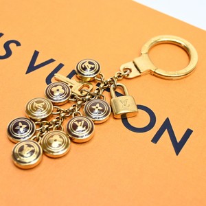 louis vuitton pastilles keychain