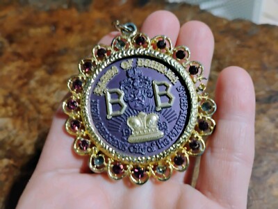 Vintage 1979 New Orleans City Of The Mardi Gras Bards Of Bohemia Pendant
