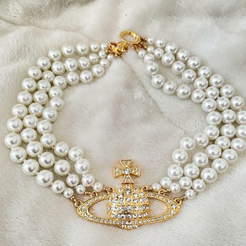 Vivienne Bas Relief white Pearl gold 