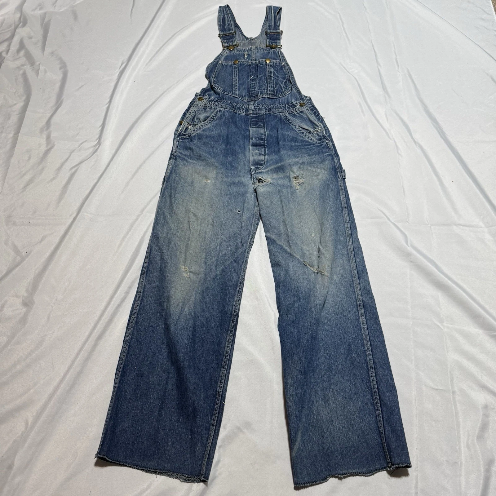 VTG Distressed Lee Jelt Denim Sanforized Bib Jeans Overalls Button Fly USA Union