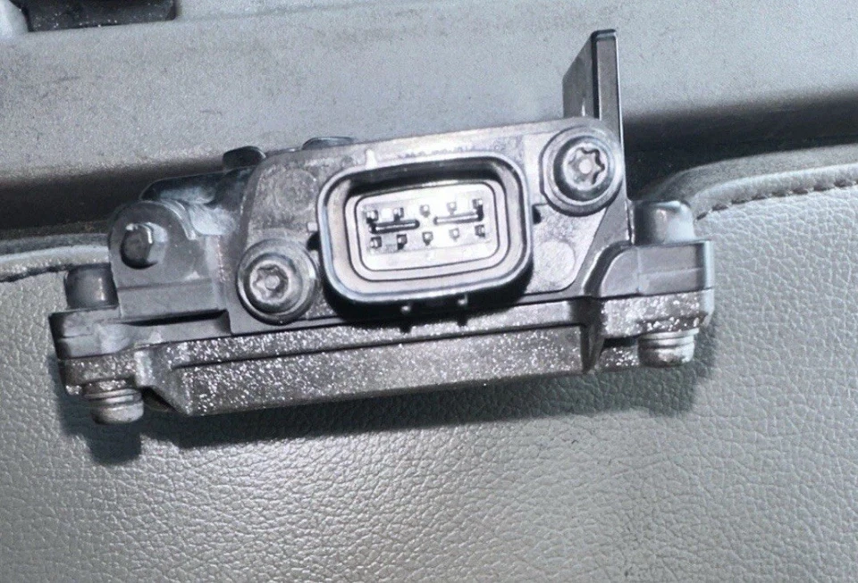 Conjunto de radar delantero Honda Odyssey 2019 36800-THR-A01 Foto 3 de 4