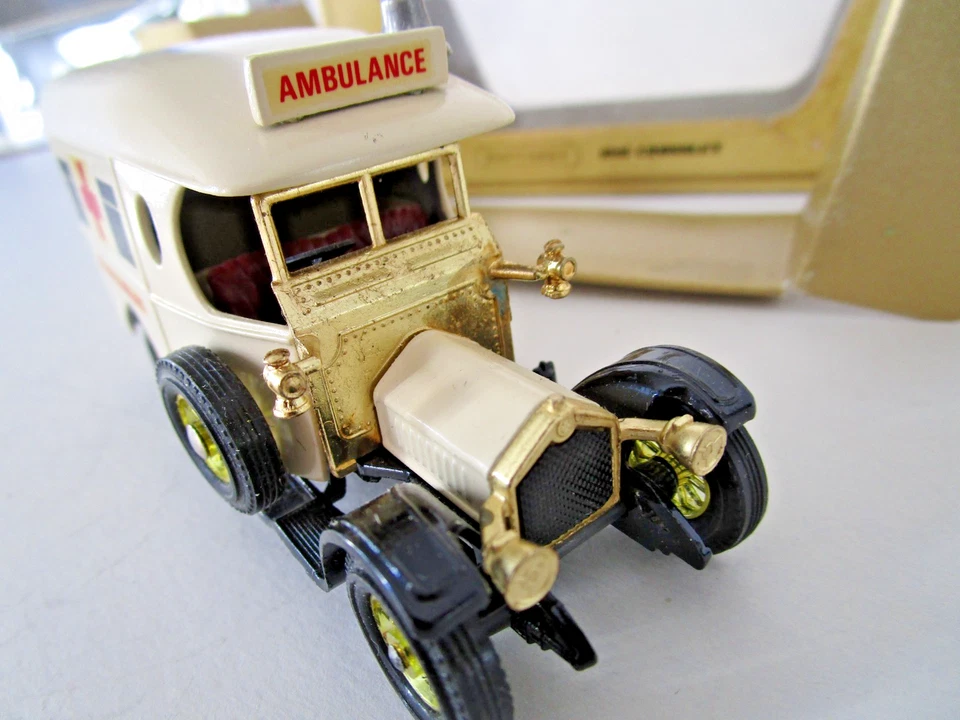 RARE MATCHBOX YESTERYEAR Y-13 CROSSLEY RED CROSS AMBULANCE - BOXED - image 3 of 4