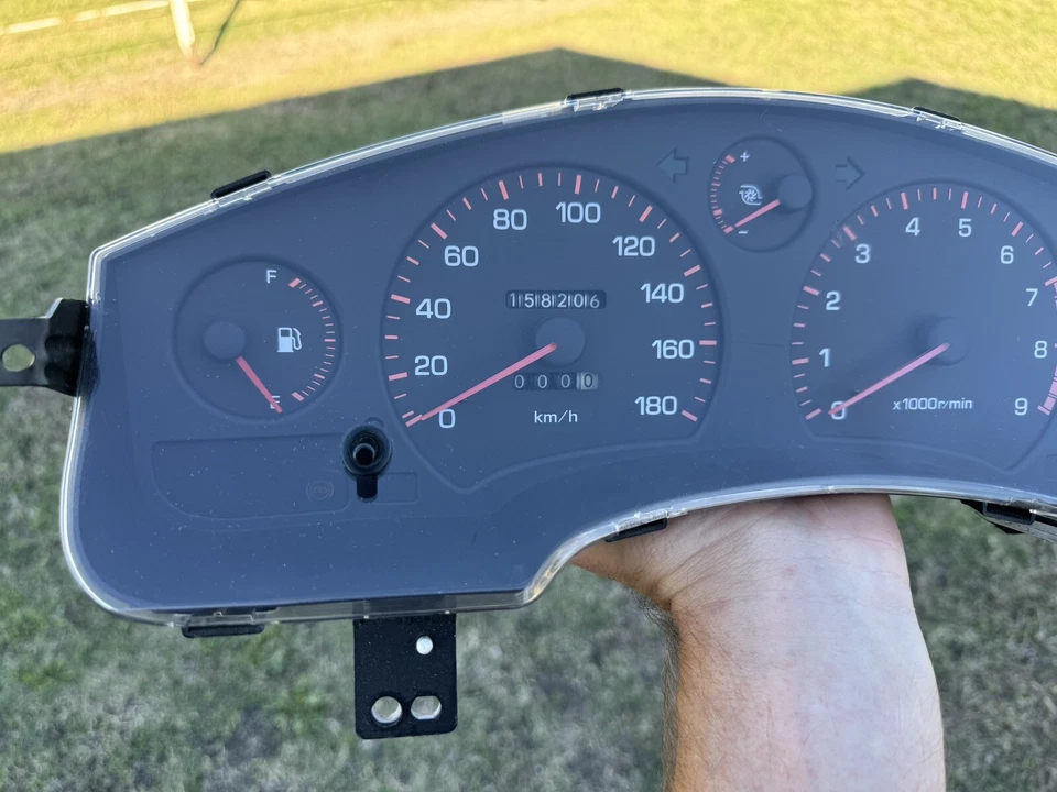 Cuadro de instrumentos JDM Toyota MR2 1998-99 turbo rojo hashes RHD *RARO* OEM Foto 2 de 4