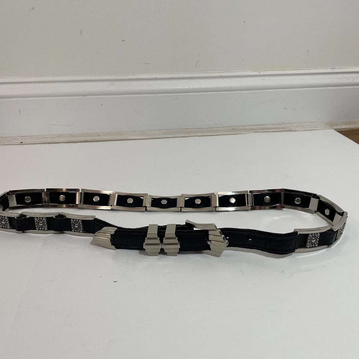 Vintage Art Deco–Style Silver-Tone Waist‎ Cincher Belt – 24” Long Art Deco Chain Belt Silver - Judith Leiber main image 4