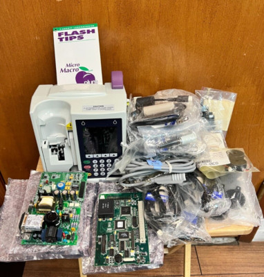 Hospira Plum A+ Plus Infusion Pump IV and LOT of parts for hospira (E041)