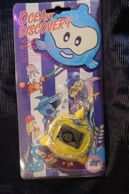 Tamagotchi Fish Virtual Pet 90`s Digital Pet Keyсhain handheld Pocket Game Rare