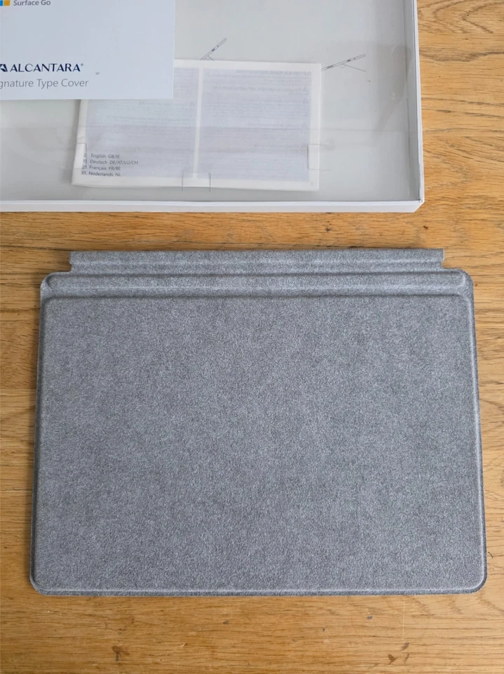 Microsoft Surface Go Signature Alcantara Type Cover (US QWERTY) Keyboard - Image 3 of 4