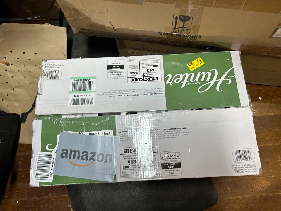 Hunter Key Biscayne 54" Ventilador de Techo Interior/Exterior Jaula Luz LED, Negro/Marrón Foto 4 de 4