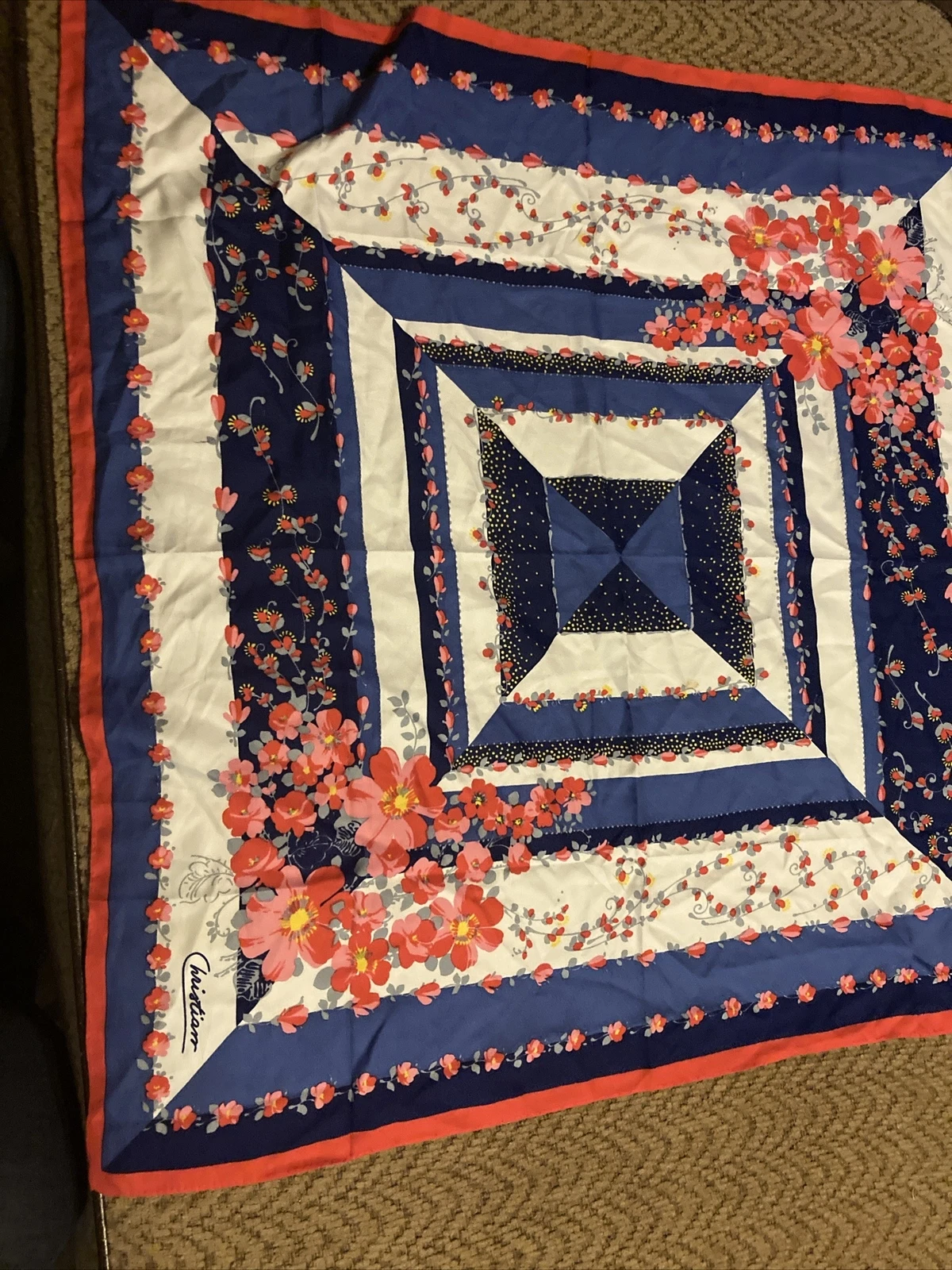 Écharpe chrétienne vintage signée bleu floral géométrique années 80 rouge blanc bleu