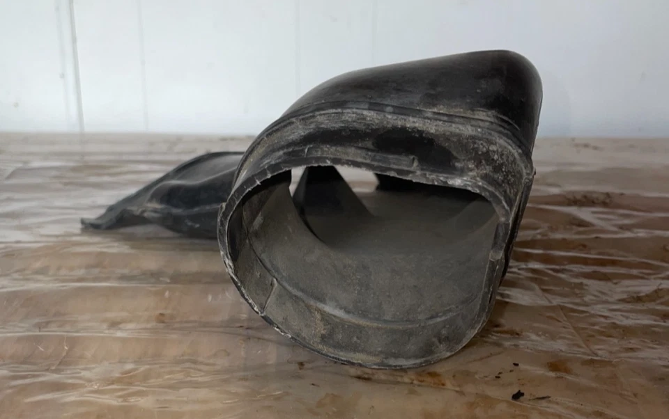 Conducto de admisión de aire OEM Mitsubishi Eclipse 2006-2012 Foto 2 de 4