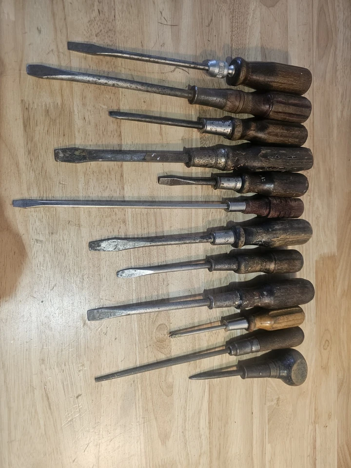 Vintage Wood Handle Screwdriver Lot – Antique Slotted Flathead Tools – Mixed  - Image 2 of 4