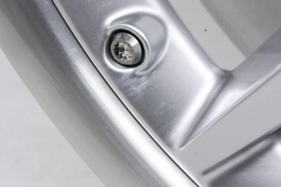 4F4-071-498-666 OEM Audi A6, S6 18 Inch Wheel (Minor Scratches) - Image 4 of 4