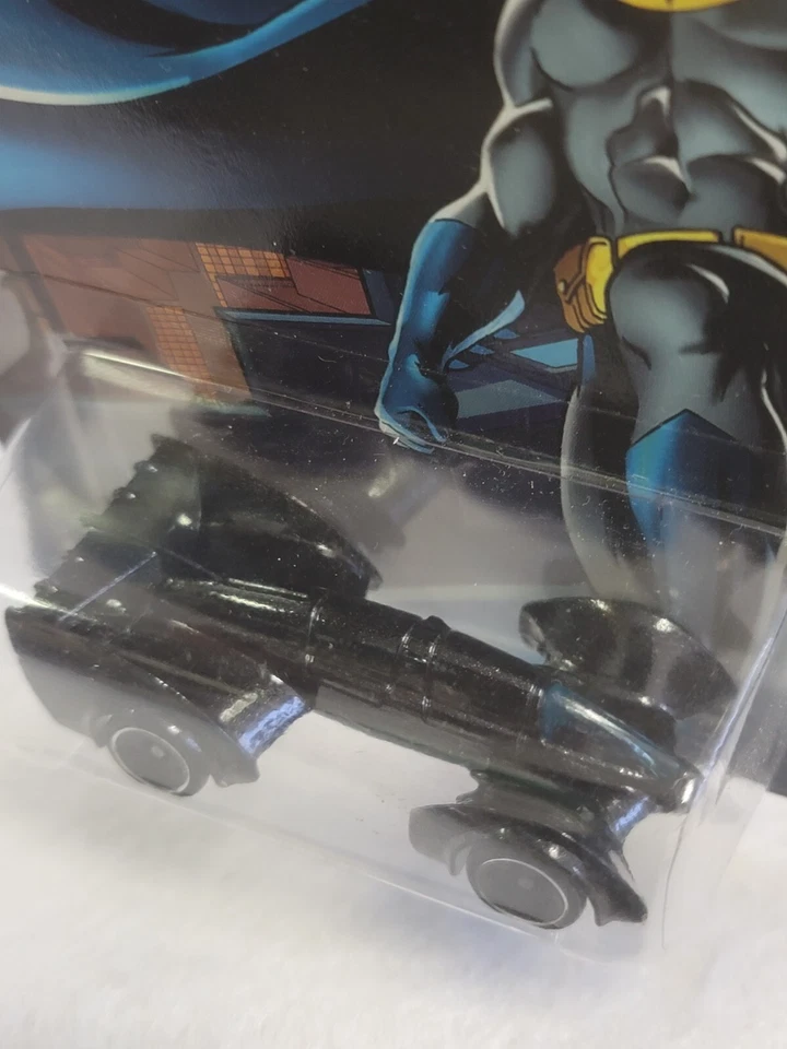 Hot Wheels 2014 Batman Live Batmobile Black 01 of 08 New - Image 4 of 4