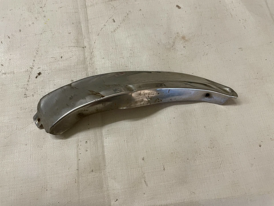 Mopar Dodge Dart 1965 protector de grava cuarto trasero moldura apertura de rueda trasera Foto 4 de 4