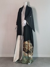 Kimono Robe / Classy and Gorgeous Japanese Handmade Black Silk Kimono 0606250099