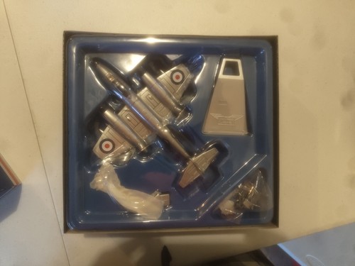 Corgi 1:72 Gloster Meteor F.Mk.8 WE947:L N°1 Squadron RAF Tangmere 51 Neuf - Photo 3 sur 4