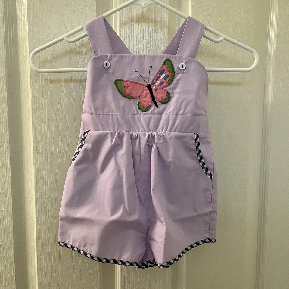 The Beaufort Bonnet Company TBBC Ruthie Strampler Schmetterling Applikation Größe 2T Neu mit Etikett