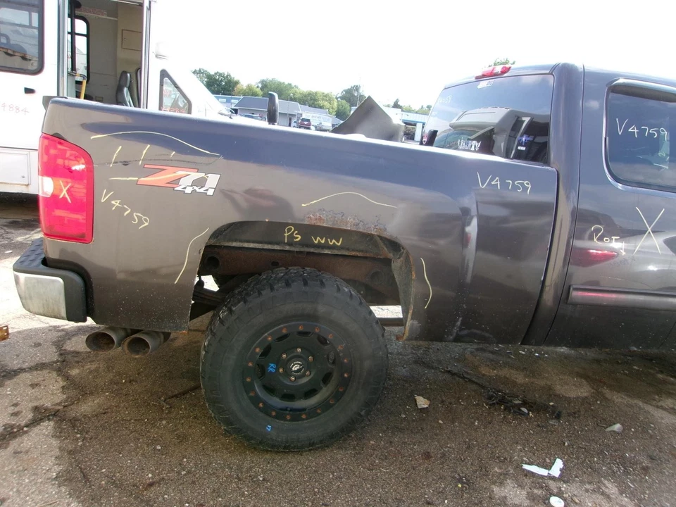 Used Radiator fits: 2010 Chevrolet Silverado 1500 pickup 5.3L w/enhanced cooling Foto 3 de 4