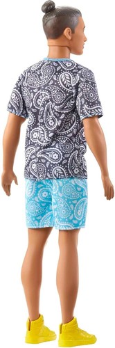 Barbie Fashionistas Ken Doll #204 Broad Body With Man Bun in Paisley Shorts NIB - Picture 2 of 7