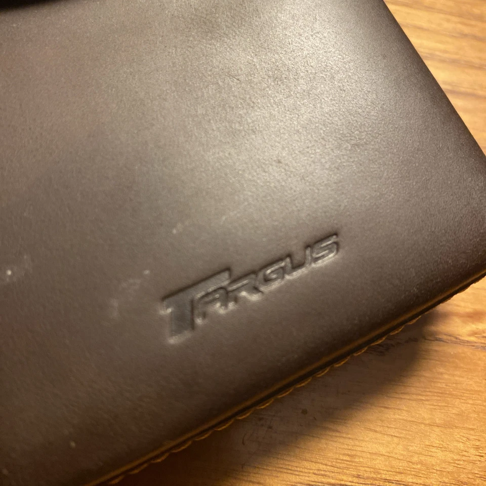 Funda de cuero con clip para cinturón Targus modelo CH046 funda para cámara para teléfono Foto 2 de 4