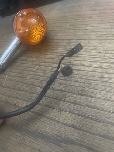 1998 Triumph 900 Thunderbird Sport Rear Turnsignal - Picture 5 of 5