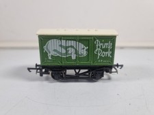 Hornby OO Gauge Prime Pork Meat Van Wagon Green Made in England