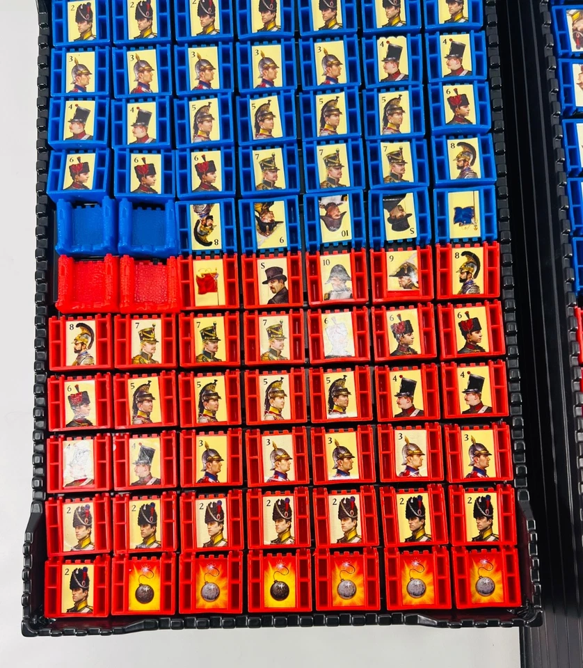 Stratego 1999 Juego de Mesa Lote de 167 Piezas de Juego de Repuesto de Plástico Rojo/Azul Foto 3 de 4