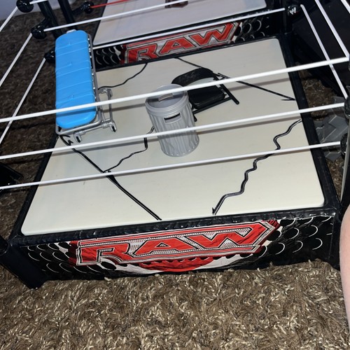 WWE WWF 3 Wresting Rings & Plastic Cage & Accessories RAW Mattel W/ Spring Load - Picture 10 of 13