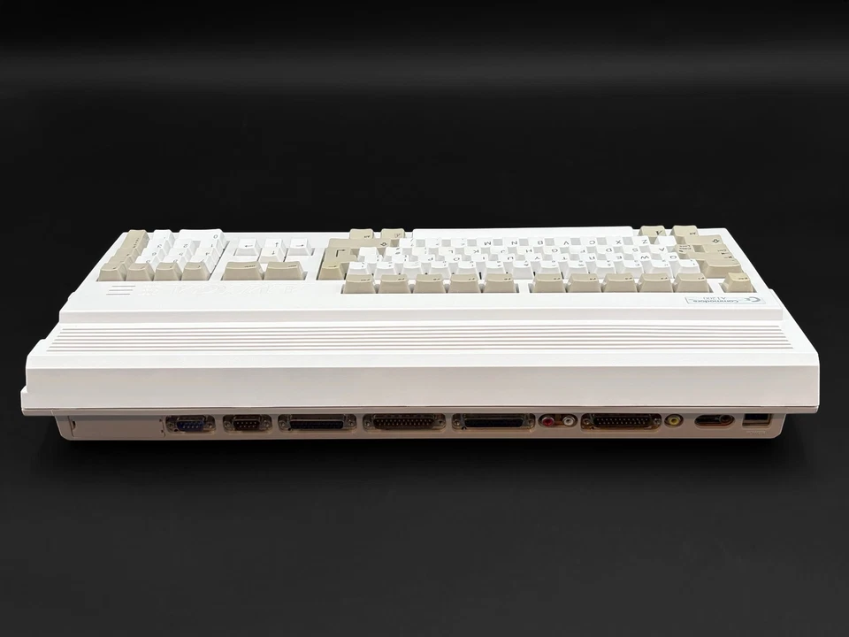 Computador Commodore Amiga 1200 recapitulado com TF1260 50MHz '060 e 128MB +mais! - Imagem 4 de 4