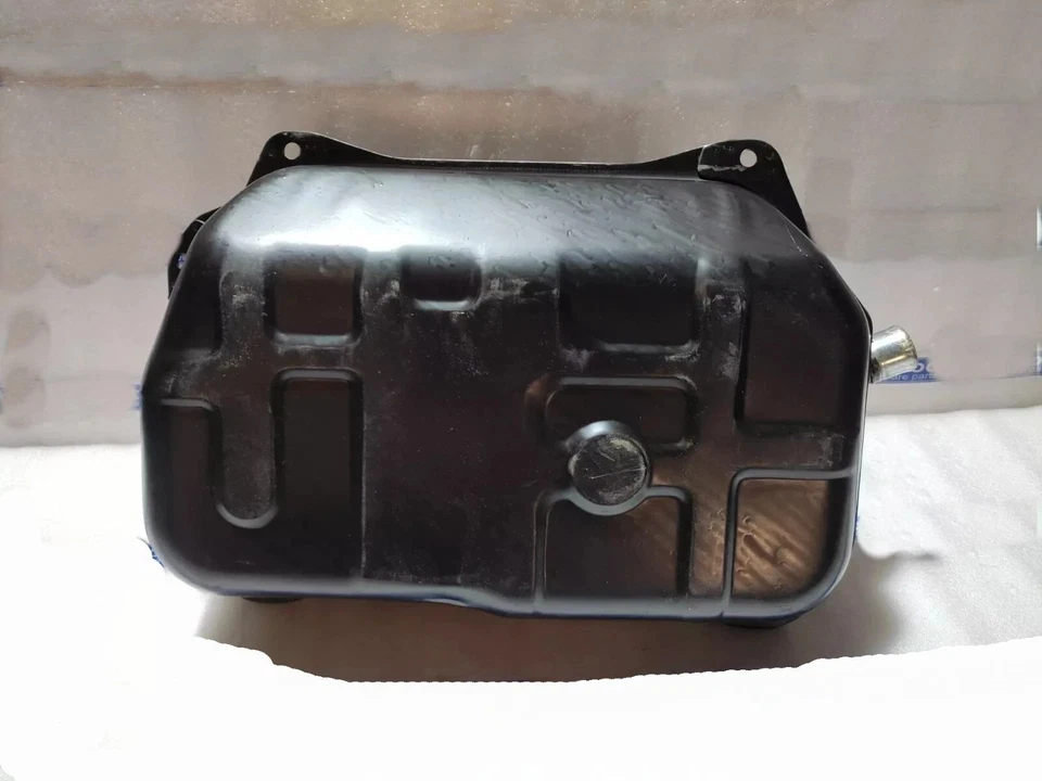 Tanque de combustible con unidad de envío para motor Carborator apto para Suzuki Samurai Foto 2 de 4