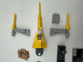 LEGO Star Wars 9674 Naboo Starfighter & Naboo - Minifigure, Stand & Plaque