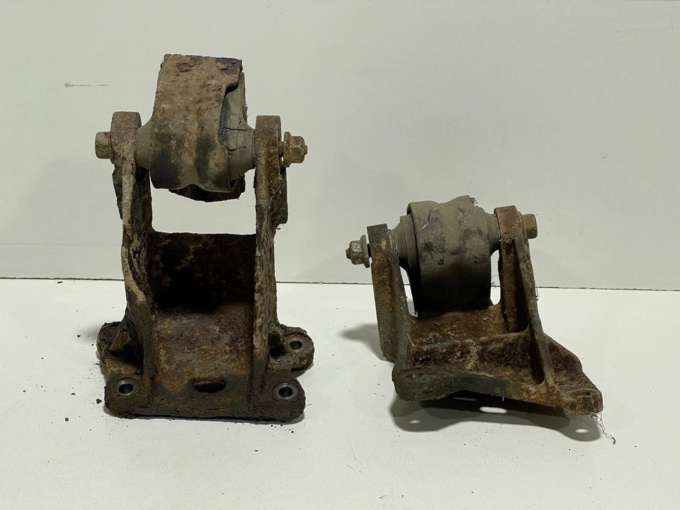 КРОНШТЕЙН КРЕПЛЕНИЯ двигателя 2,5 заводской от оригинального производителя 4 цилиндра 97-02 Jeep Wrangler TJ CC 3TT - Изображение 2 из 4