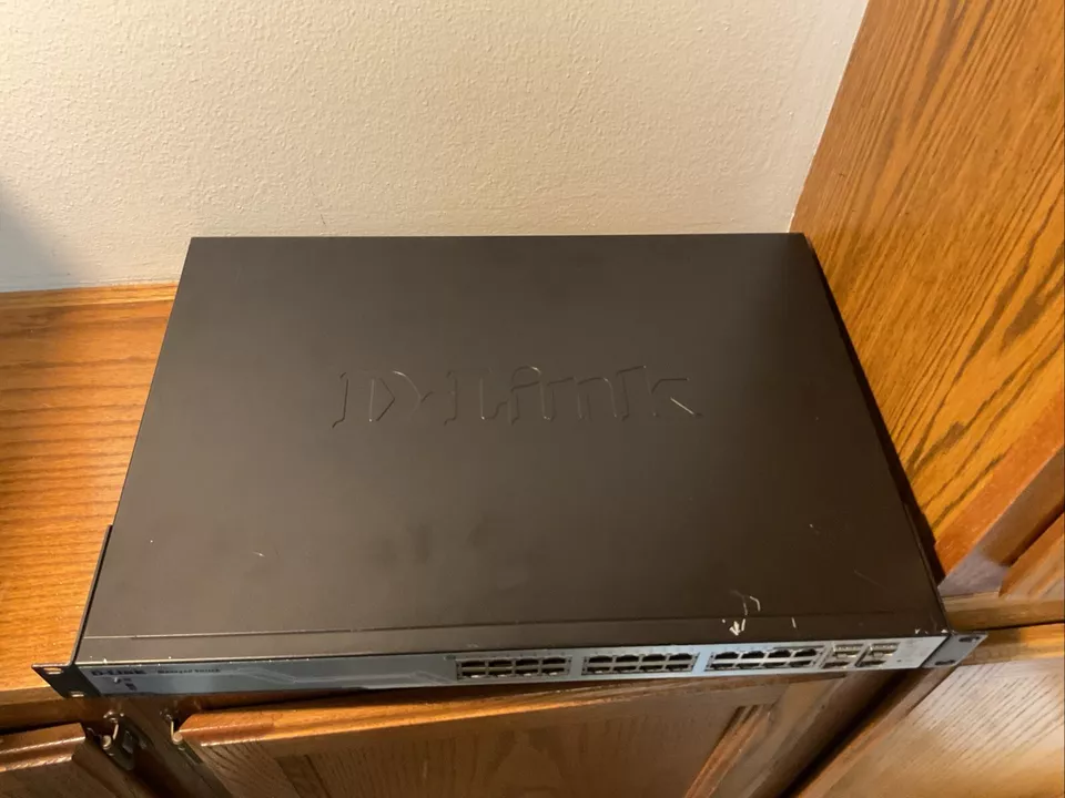 DGS-3100-24 Managed 24-Port Gigabit Stackable Layer 2 Switch Read - Image 2 of 4