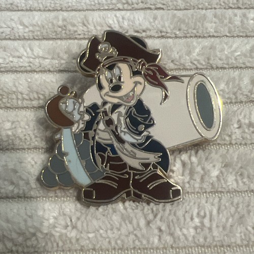 WDW Pirates Of The Caribbean Pirate Mickey Mouse with cannon Pin - Picture 2 of 4