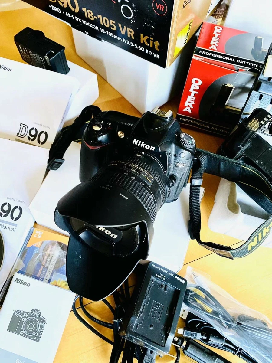 Nikon D90 Kit 12.3MP VR 18-105 mm Lens + 8GB SD