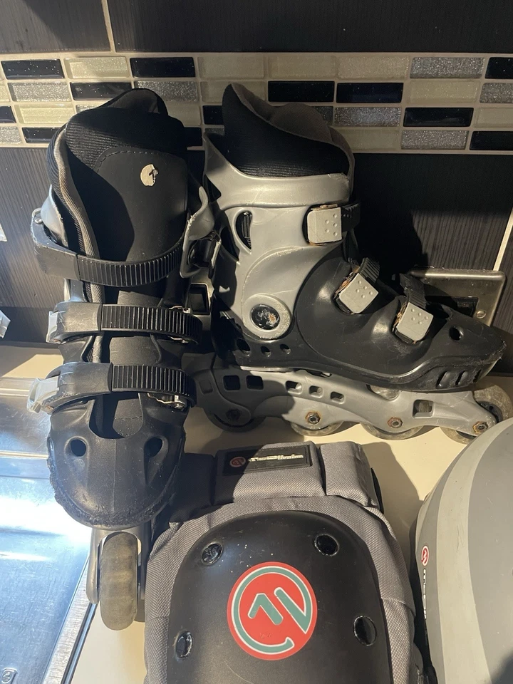 British knights black roller skates boots inline size uk 1 + All Protection Pads - Image 4 of 4