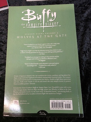 Buffy the Vampire Slayer DARK HORSE BOOKS VOLUMES 1-5 PLUS COMIC BOOK - Picture 5 of 18