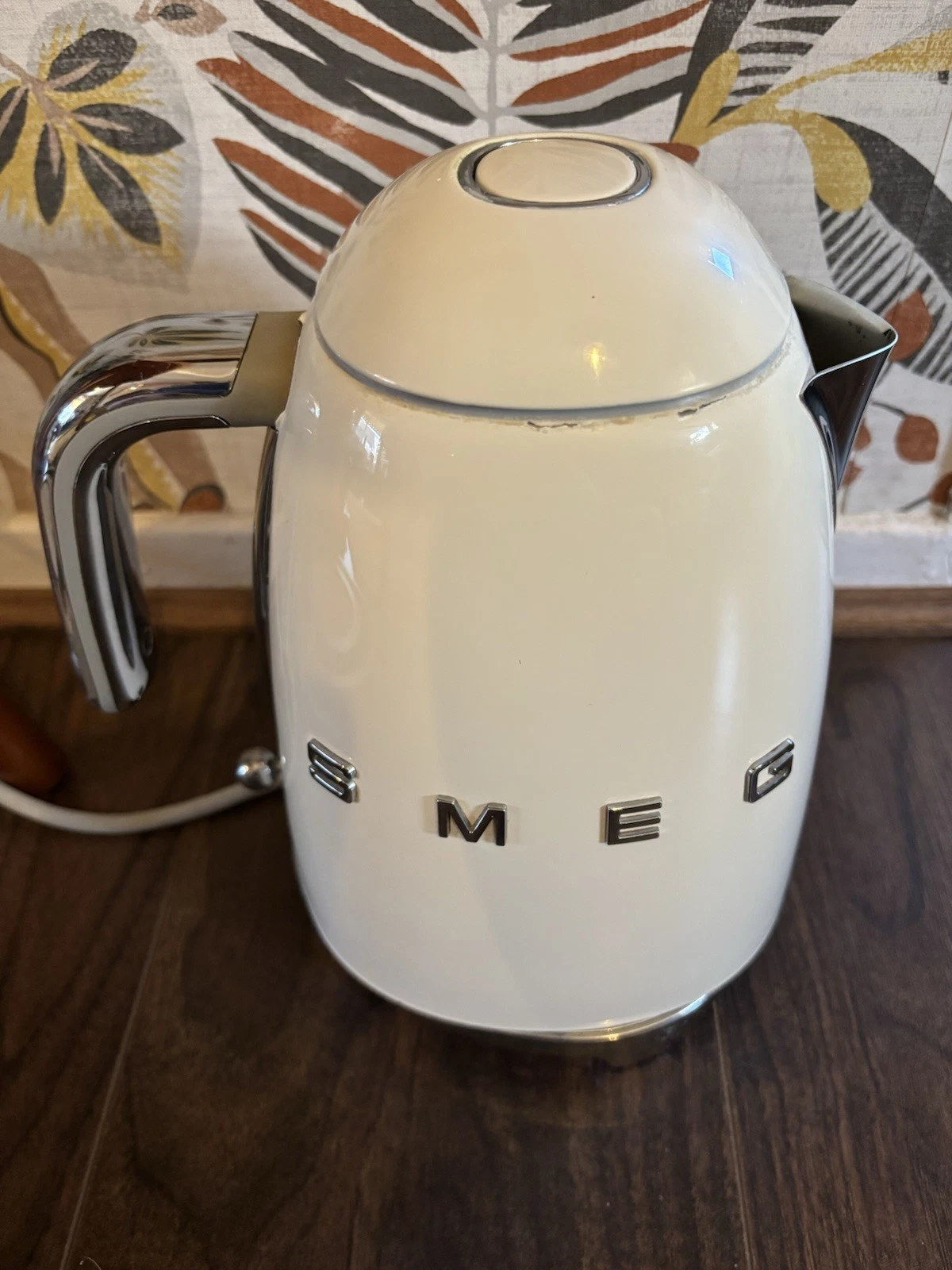 SMEG KLF03WHUK 1.7L 50's Retro Style Kettle - White - Read Descript