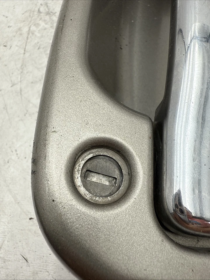 02 Cadillac Escalade EXT Left Rear & Left Front Door Handle Pair - Image 4 of 4